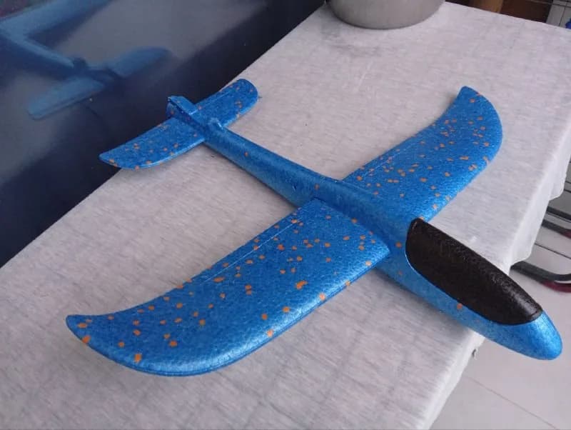 Самолет из пенопласта, игрушка — Батуми