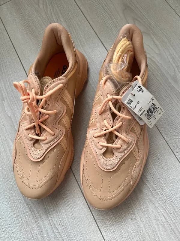 Adidas Ozweego Glow Orange — 44,5-45 размер — 300 ₾ — Батуми — 300 ₾