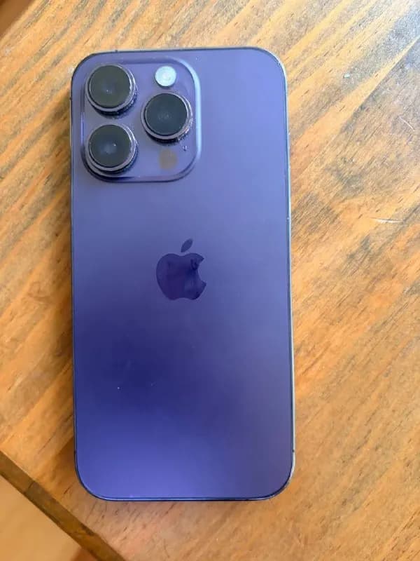 Iphone 14 Pro 256 gb. Все в идеальном состоянии. Носился только в чехле. Надо только заменить защитн — Тбилиси — 1 200 ₾