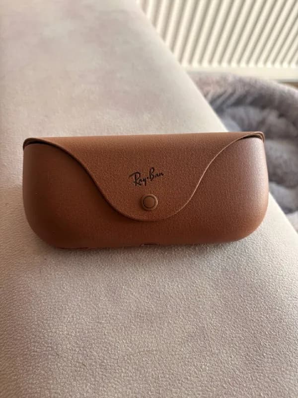 ray-ban meta skyler generation 2. Покупала в прошлом ноябре в Лувре, носила от силы раз 5. Состояние — Тбилиси — 1100 ₾