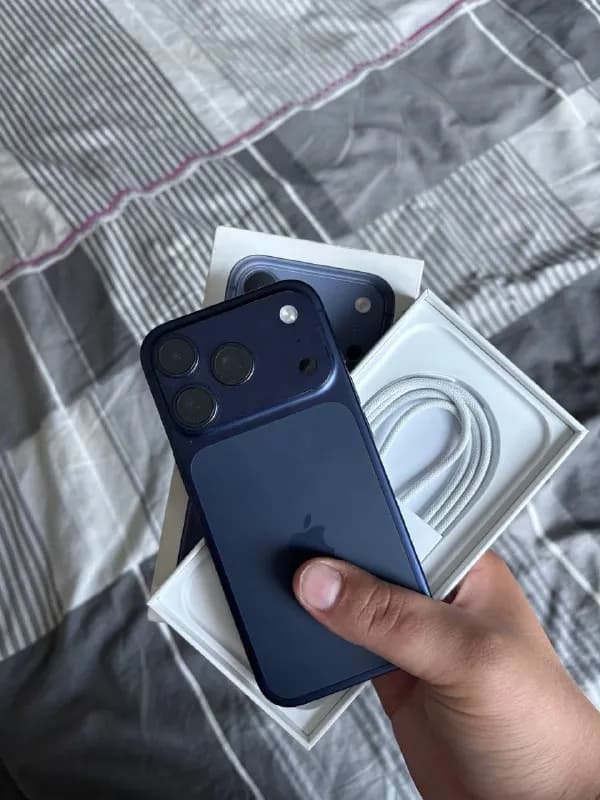 iPhone 17 Pro — 256 GB — Батуми — 3 100 ₾
