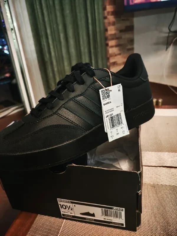 Adidas barreda оригинал новые 130 лари — Батуми — 130 ₾