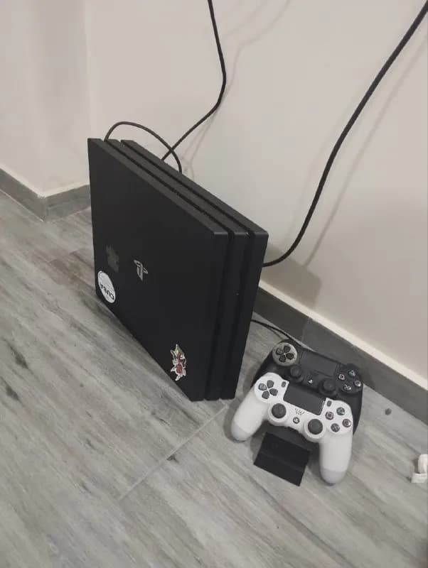 PS4 Pro с двумя геймпадами — Батуми — 650 ₾