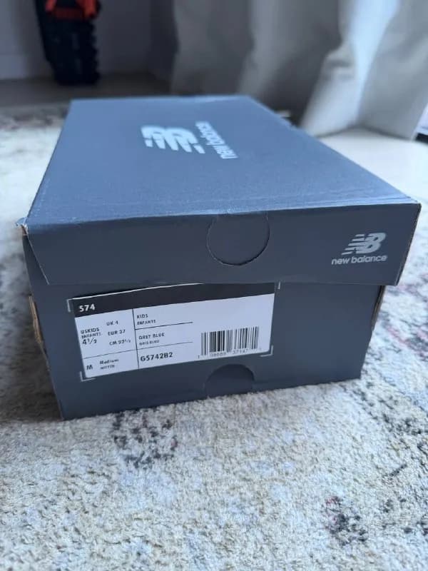 New Balance 574. Оригинал 100% (любые проверки). Магазин перепутал заказ и отправлять назад в штаты — Батуми — 150 ₾