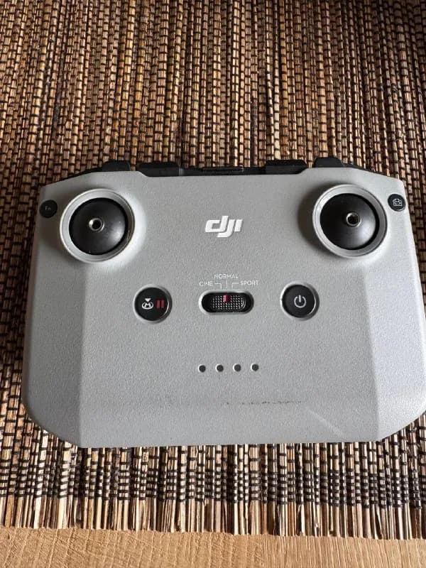 DJI RC-N1 (модель RC231). Он представляет собой стандартный контроллер без встроенного экрана, в вер — Батуми — 100 ₾