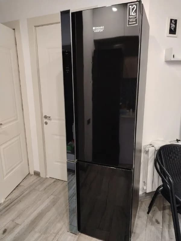 195×60×60. Морозилка работает отлично. В холодильной камере температура +12. — Батуми — 12 ₾