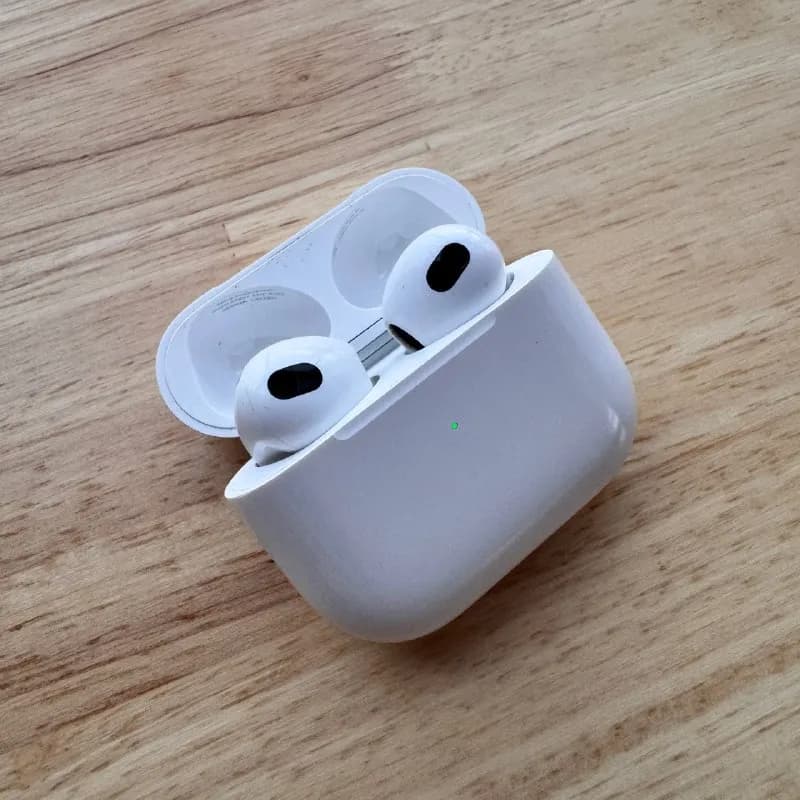1. Наушники AirPods 3 generation, модель А2897, оригинал, покупались в зумере, 150 лари — Батуми — 150 ₾