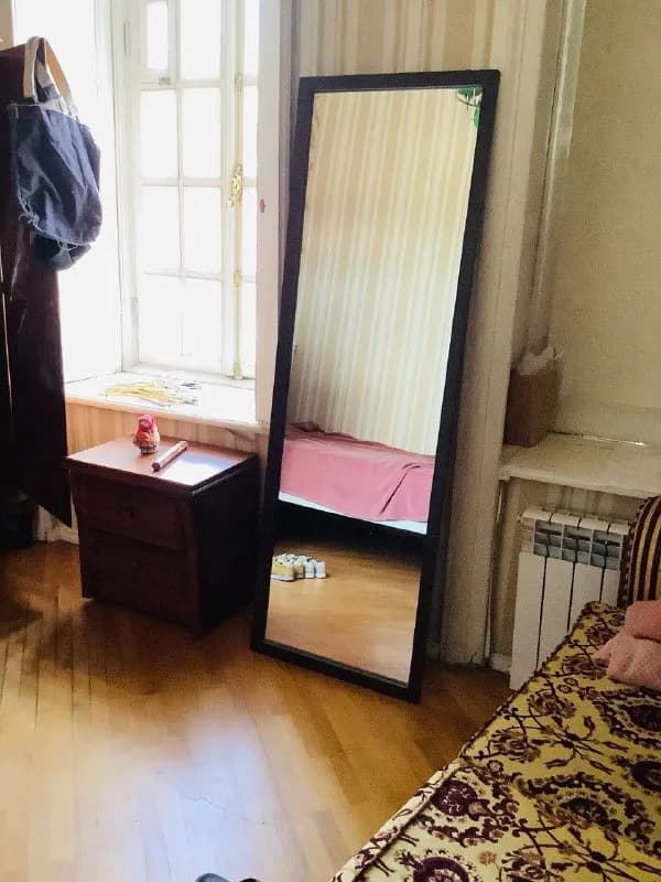 60/180. Находится в Чугурети. 70 лари — Тбилиси — 70 ₾