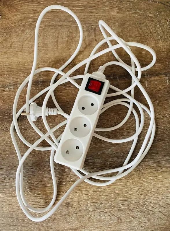 Удлинитель на 3 розетки с выключателем, 5 м — Батуми — 20 ₾
