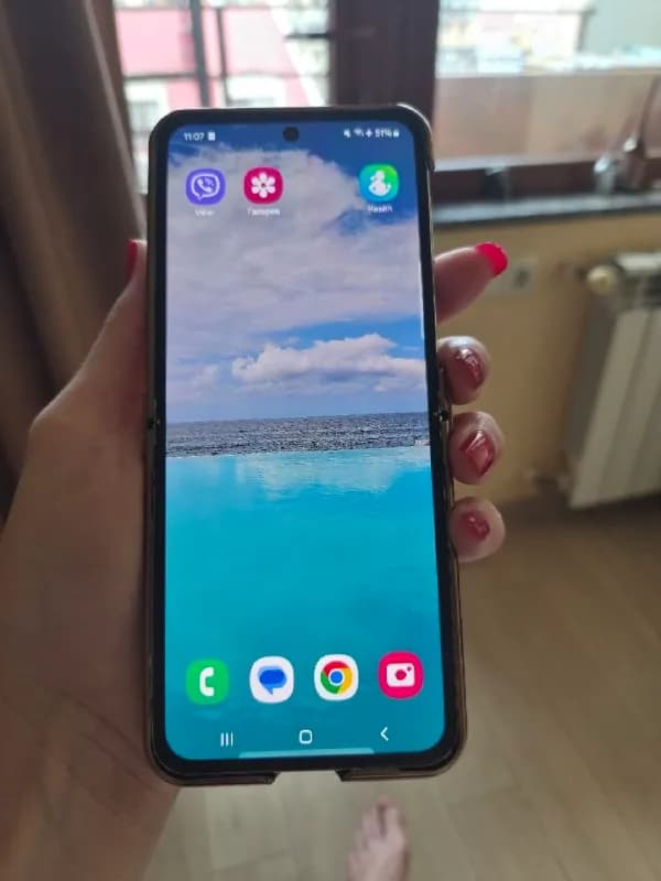 Samsung z flip 5 256gb — Батуми — 350 $