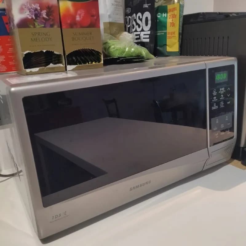 Samsung в полностью рабочем состоянии. Размеры 49*31*28. Коробка и документация не сохранились. 300 — Тбилиси — 300 ₾