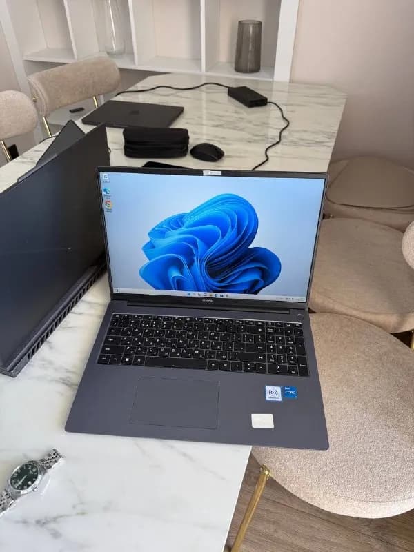 Huawei matebook D16 mclf-x. Продам за 700 лари (цена рынка на подобный бу около 900-1000). По корпус — Батуми — 700 ₾