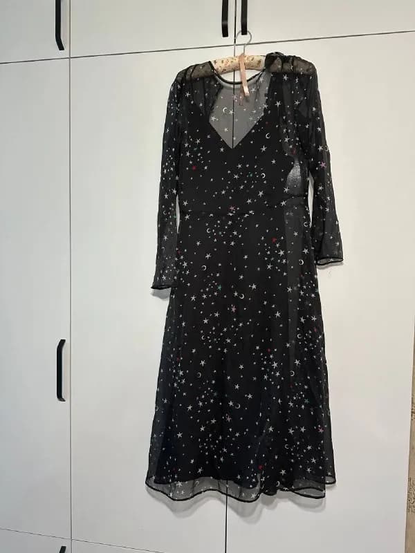 H&M, праздничное. Почти новое, было надето один раз на Новый год, состояние отличное, размер на бирк — Батуми