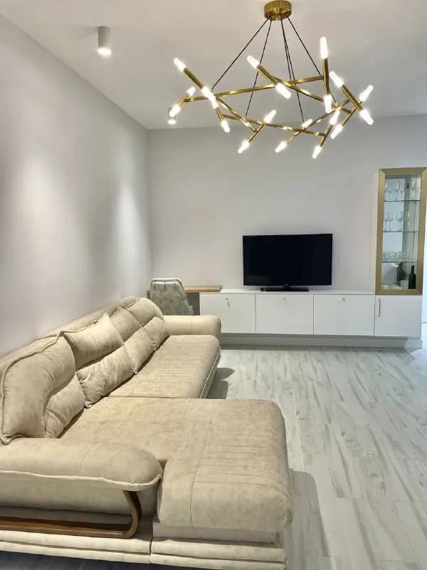 1+1 по улице Пиросмани, 19* DarBuilding — Батуми — 700 $