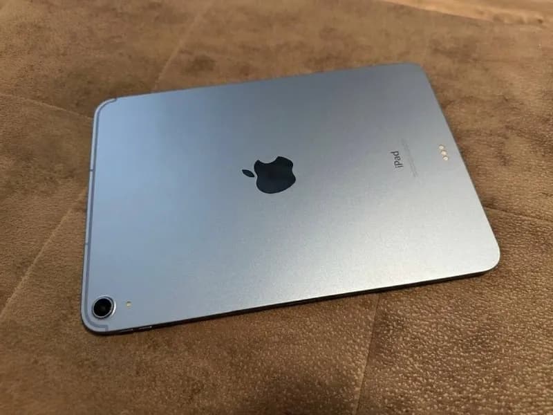 iPad 10-го поколения 64GB Wi-Fi + Cellular — Батуми — 750 ₾