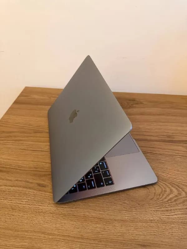Macbook Pro 13’’ 2017 core i5 8/256 GB 650 лари — Батуми — 650 ₾
