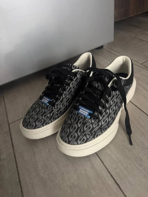 Skechers Cordova Classic (артикул 185067 BKNT) с фирменным монограммным принтом. — Батуми — 350 300 ₾