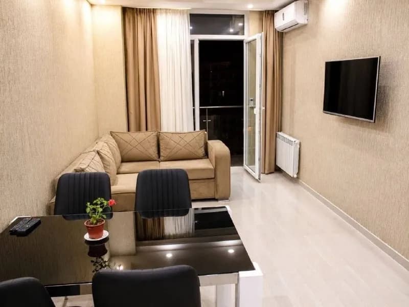 1+1 по улице Горгиладзе, 88 — Батуми — 750 $