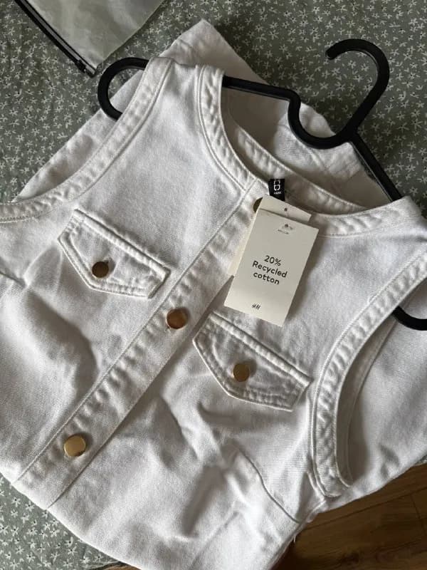 H&M новое. Размер на бирке S, по факту ближе к М. Длина от плеча 80 см. 65 лари — Батуми — 65 ₾