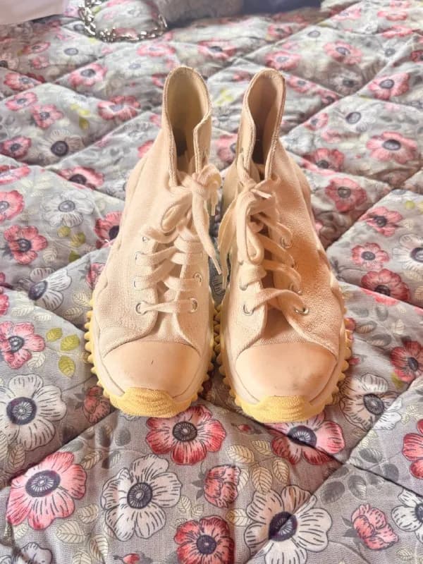 Converse 37 размера, новые, ни разу не ношенные, в идеальном состоянии. Цена: 100 лари. — Батуми — 100 ₾