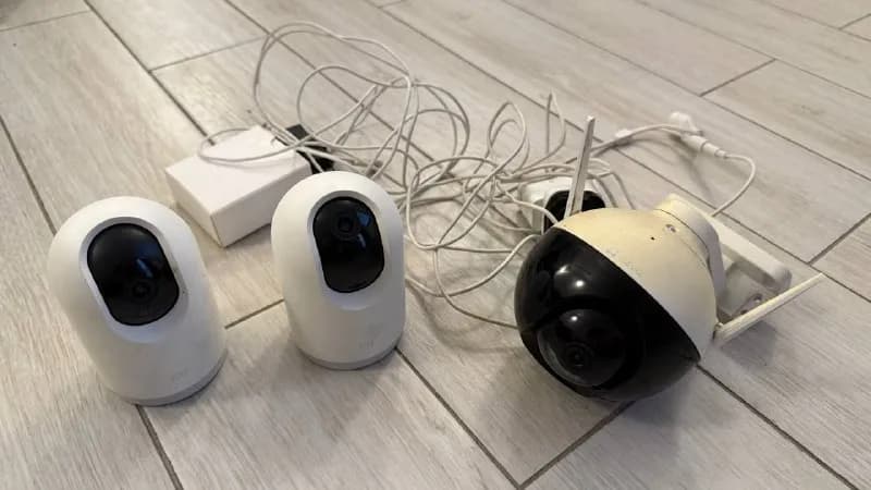 Xiaomi c500 и одна уличная камера ezviz c8c lite. Все камеры имеют 3х осевой обзор 360 градусов и ин — Батуми