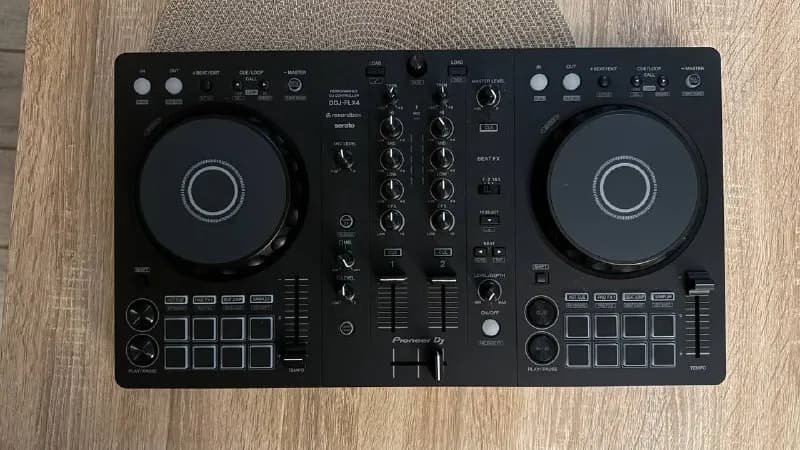 Контроллер Pioneer DDJ-FLX4 — Батуми — 900 ₾
