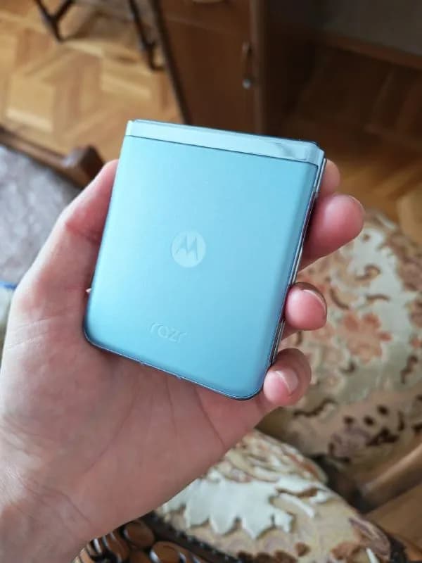 Motorola RAZR Plus 2023 в идеальном состоянии, цена 500 лари — Тбилиси — 500 ₾