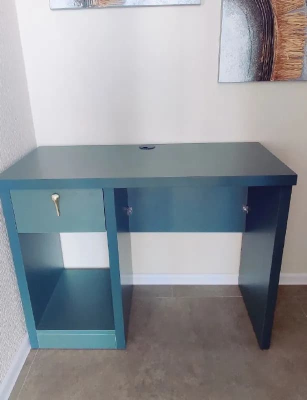 Письменный стол 100×45 см — Батуми — 350 ₾