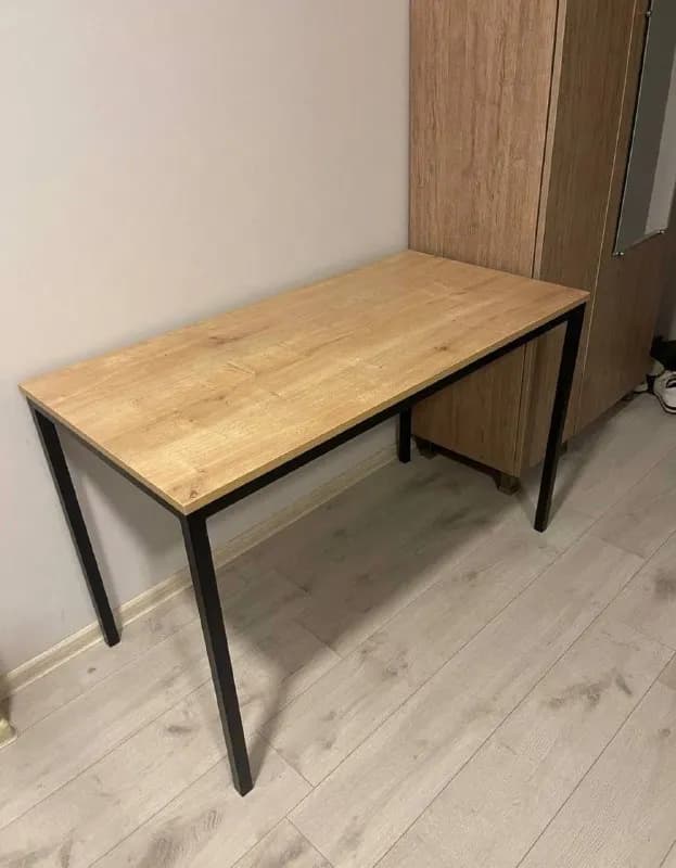 Стол 120×60×75 см, светлое дерево — Батуми — 150 ₾