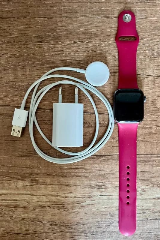 Apple Watch ⌚️ Series 5 40 mm коллаб с Nike — Батуми — 100 ₾