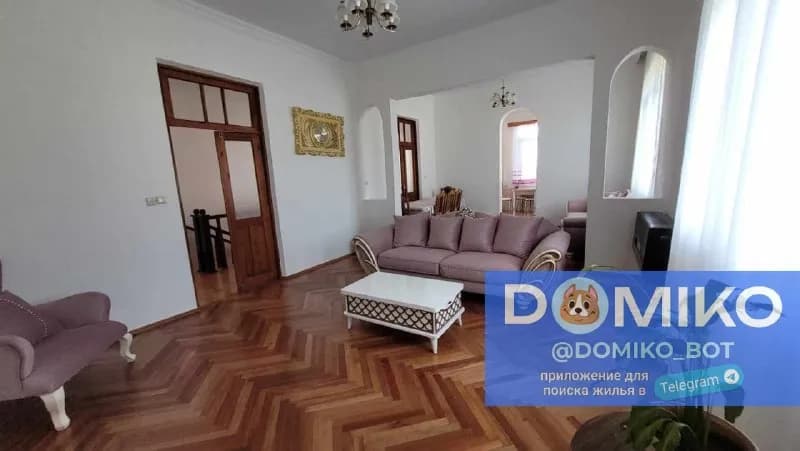 4+1+, 2 этаж, 240 кв/м — Батуми — 900 $