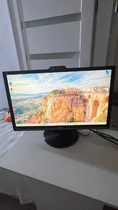 Asus VK246H, 24», 1920×1080 Full HD, встроенная веб-камера, с HDMI — Батуми — 200 ₾