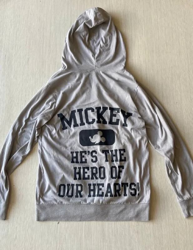 1. Зипка mickey mouse 100 лари — Тбилиси — 100 ₾
