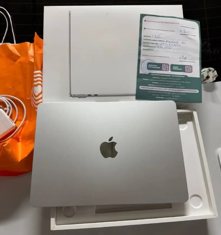 MacBook Air 13 дюймов (2025) MC6T4LL/A, чип M4, 16 ГБ ОЗУ, 256 ГБ SSD, цвет Silver — в идеальном сос — Тбилиси — 2 650 ₾