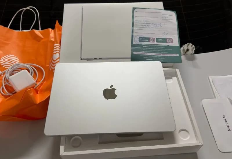 MacBook Air 13 дюймов (2025) MC6T4LL/A, чип M4, 16 ГБ ОЗУ, 256 ГБ SSD, цвет Silver — в идеальном сос — Батуми — 2 650 ₾