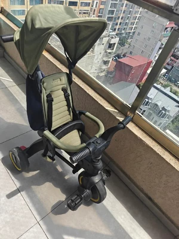 Doona Liki Trike S3 по причине того, что малыш из него вырос. Катались на нём много, примерно с года — Батуми — 400 ₾