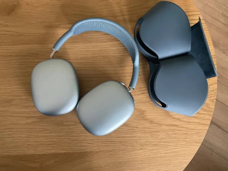 AirPods find Max 1 1000 лари торг уместен — Тбилиси — 11 000 ₾