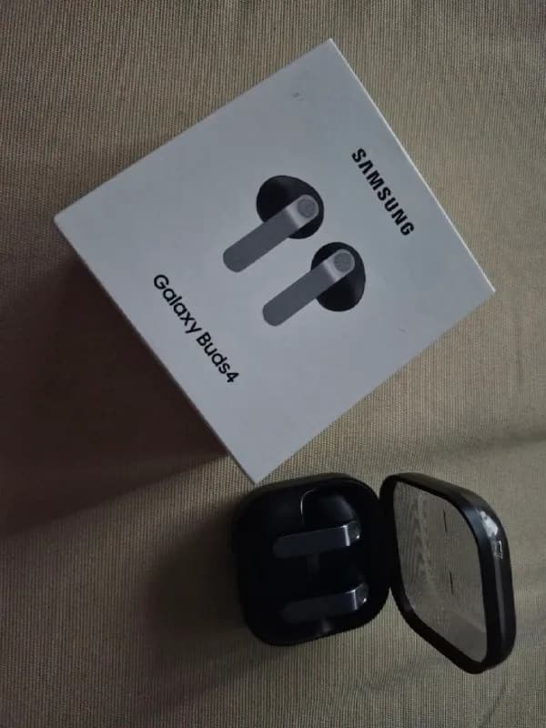 Samsung Galaxy Buds 4 — Гарантия, чек, 1 день использования. — Тбилиси — 190 ₾