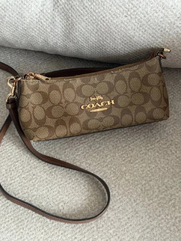 coach 100 лари — Батуми — 100 ₾
