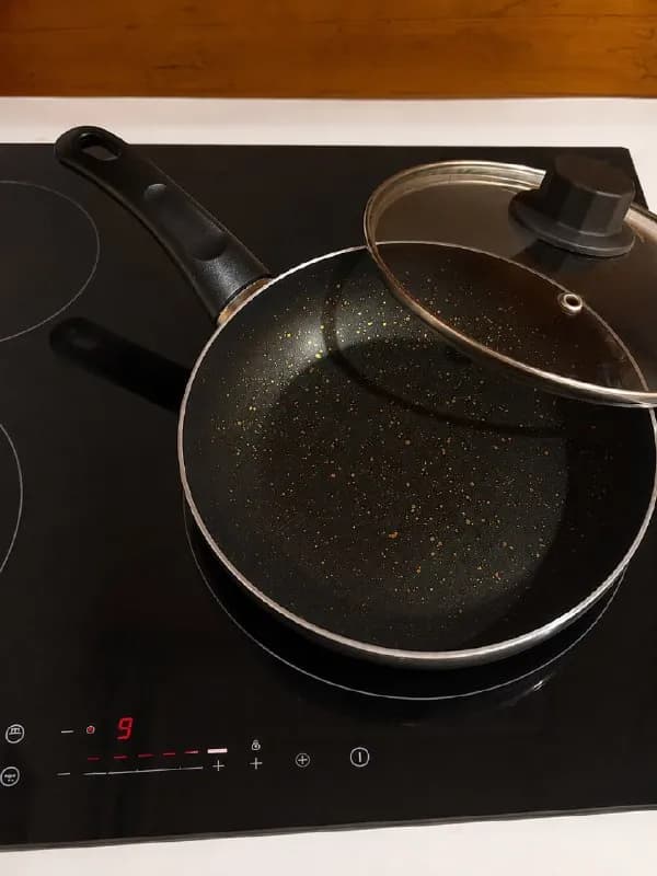 Сковородка и кастрюля — Тбилиси — 20 ₾
