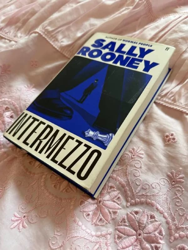 Книга Sally Rooney: Intermezzo — Тбилиси — 20 ₾