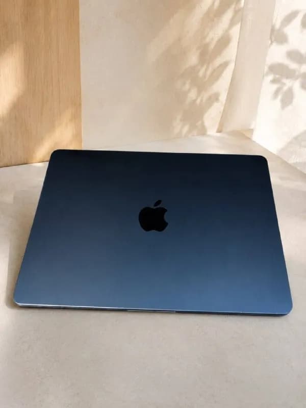 MacBook Air M2 • 16/256 GB — Батуми — 2 200 ₾