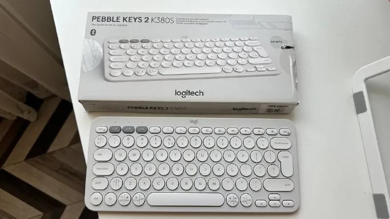 logi pebble keys 2 K380S Logitech практически новая 100 — Батуми — 30 ₾
