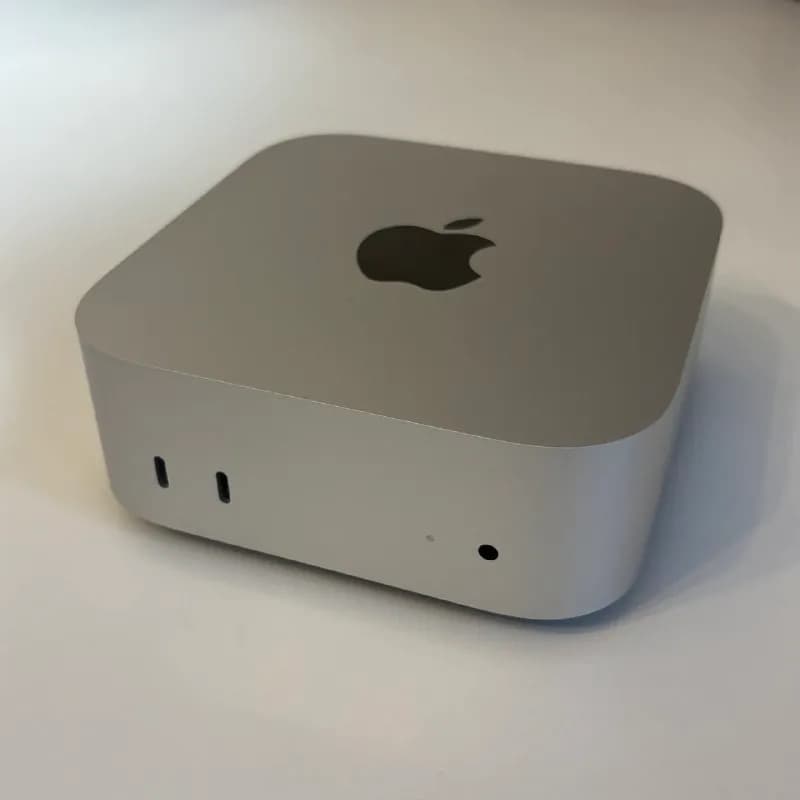 Mac mini M4 Pro. 48 GB оперативной памяти, 14 ядер процессора, 20 графики. Диск на 512 GB. Покупал в — Тбилиси — 2 200 ₾