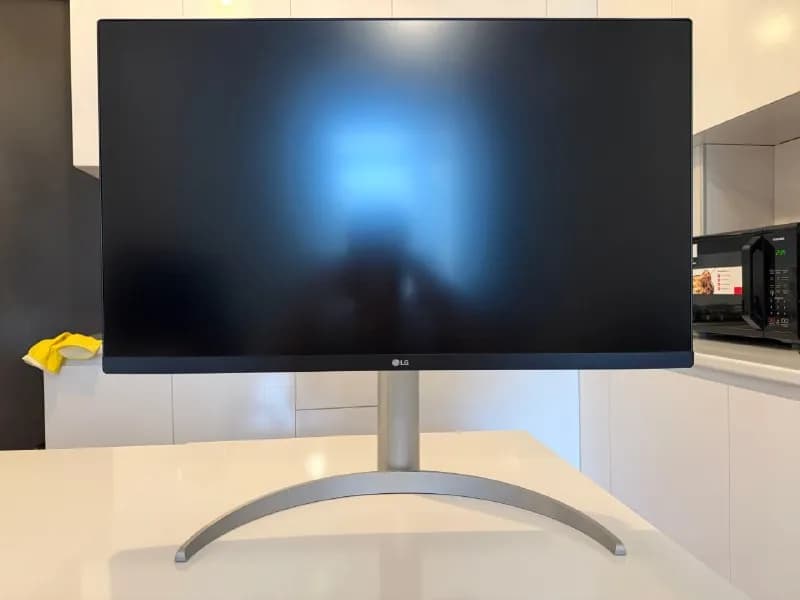 LG UltraFine 27UP850K-W — 1100 ₾ — Тбилиси — 1 100 ₾