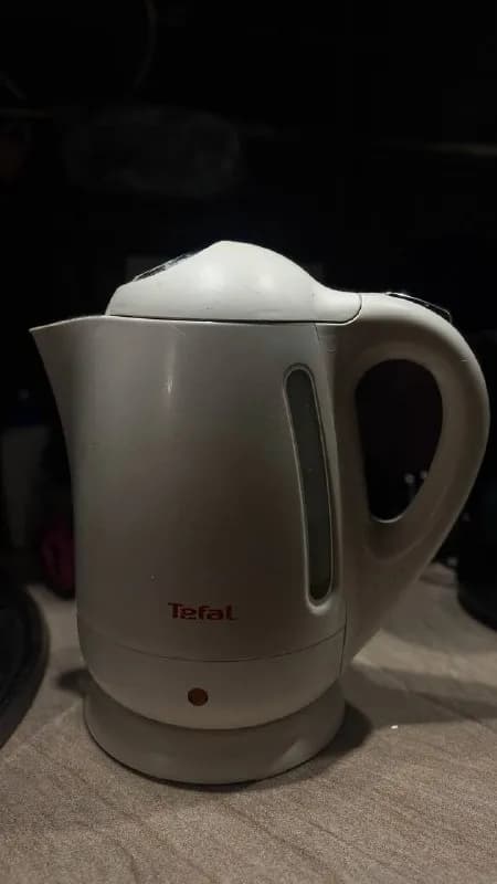 Tefal, работает. С потертостями. 25 лари. Район Орби, ресторан Panorama. — Батуми — 25 ₾