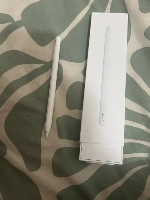 Apple Pencil USB-C, в отличном состоянии, был месяц в использовании. В комплекте чек, коробка, гаран — Тбилиси — 130 ₾
