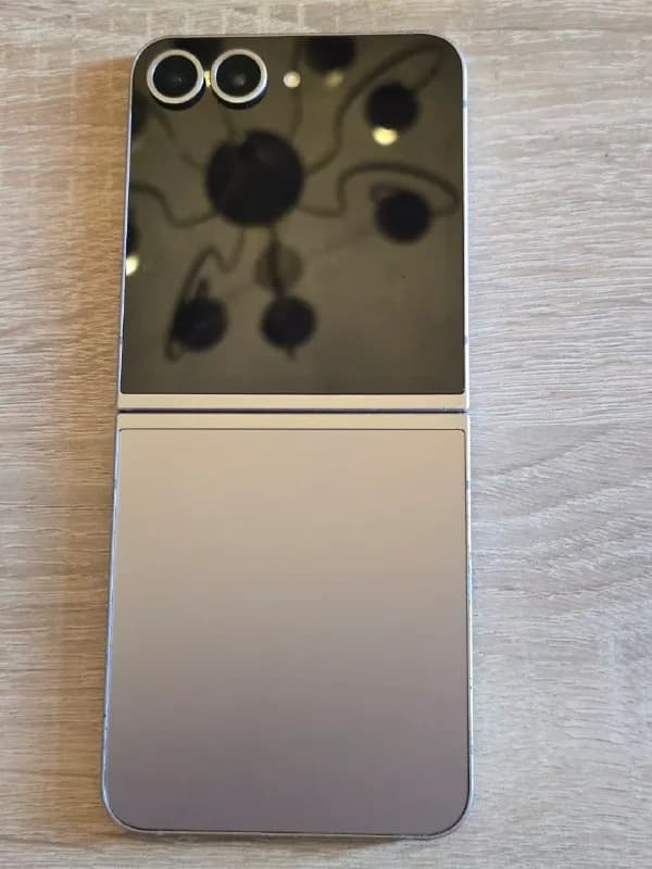 Samsung galaxy z flip 6 — Батуми — 1 190 ₾