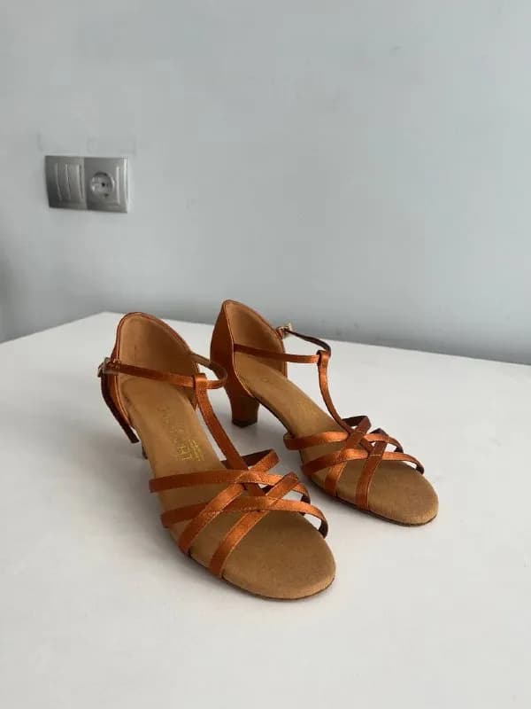 International Dance Shoes. Размер 37-38. — Батуми — 39 ₾