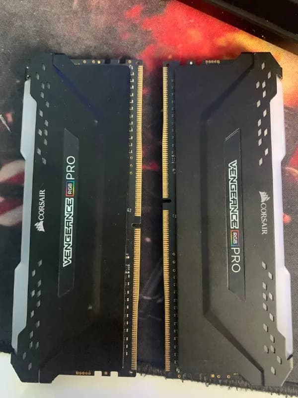 2×8 16 гигабайт — Батуми — 230 ₾